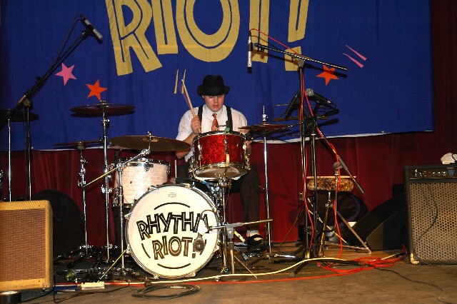min 2005 11 27 riot 099